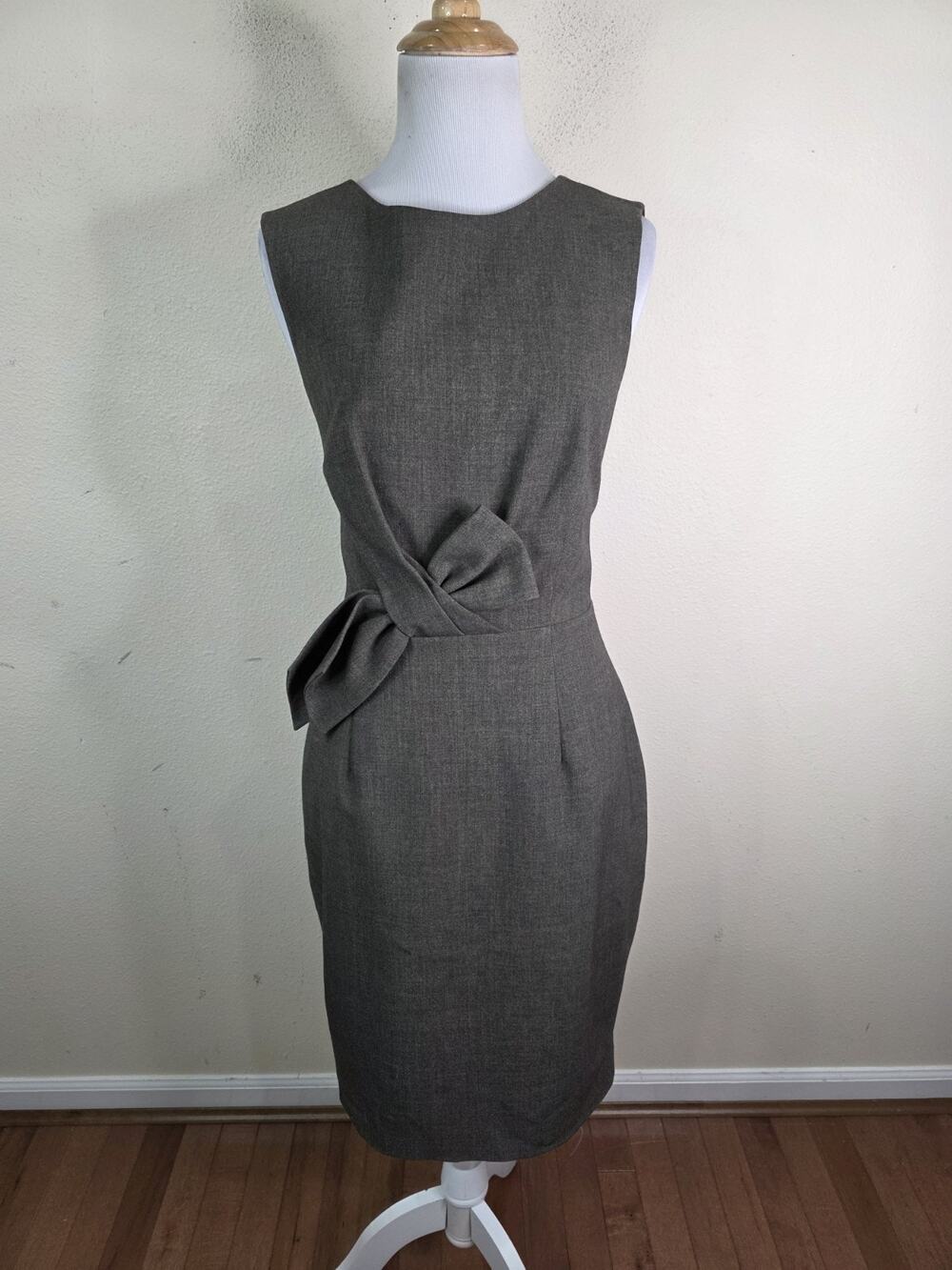 Calvin Klein Gray Brown Size 8? Pencil Sheath Dress Sleeveless Bow